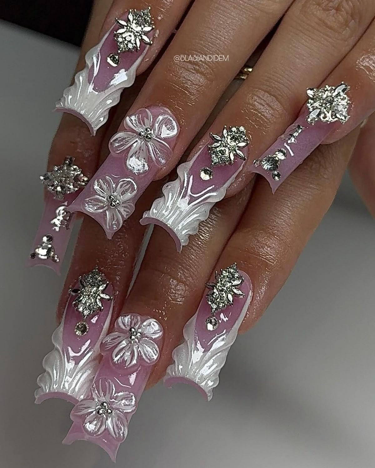 Acrylic Cute Y2K French Tips & White Flowers Press On Nails