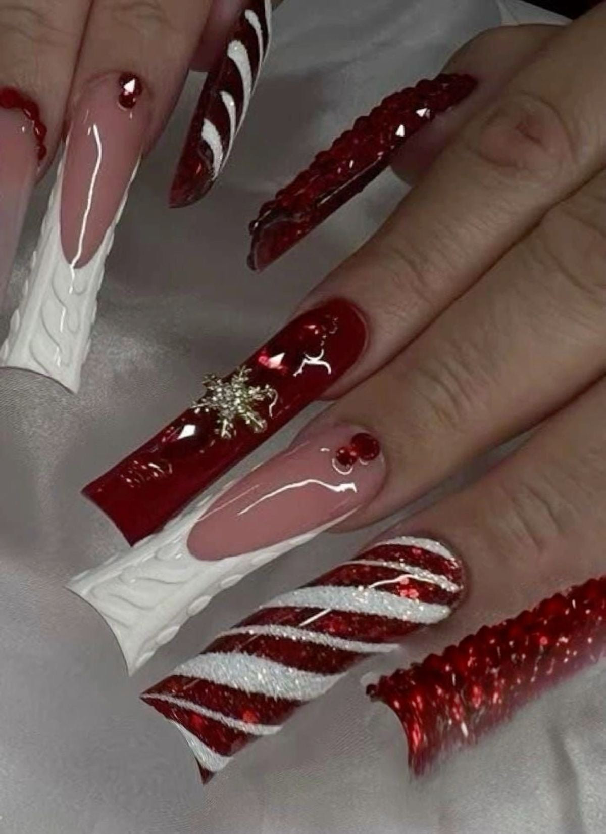 Acrylic Baddie Christmas Red & White Snowflakes & Sweater Press On Nails