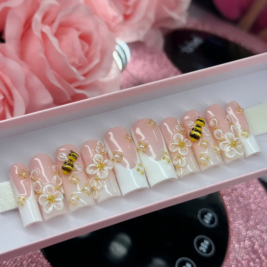 Acrylic Luxury Cute Press Ons 3D Flowers Bees