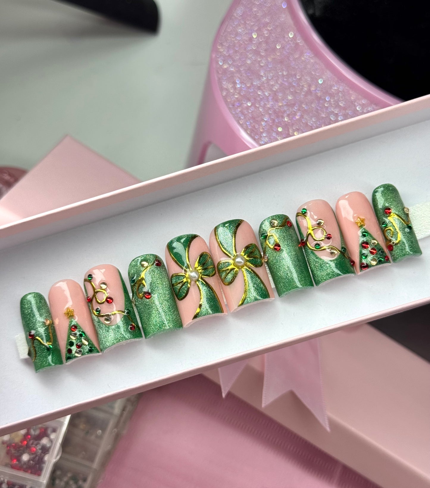 Acrylic Baddie Cute Christmas Green Cat Eye Press On Nails